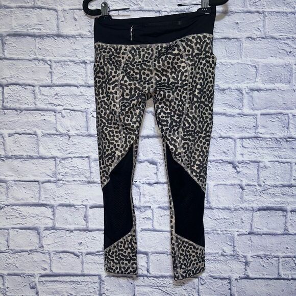 Lululemon Pace Rival Crop *Full-On Luxtreme
Ace Spot Grain Black / Black - Picture 2 of 11